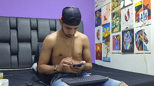 ashtoncooperr online show from 10.04.25