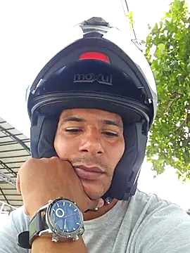 Snapshot of sexyboy_fox chatting on 02.04.26 sexyboy fox online show from 02.04.26