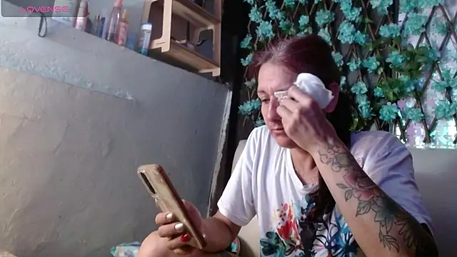 Snapshot of darling_hott chatting on 07.03.26 darling hott online show from 07.03.26