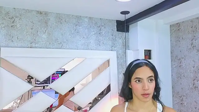 Snapshot of Saara_evans_ chatting on 09.17.25 Saara evans online show from 09.17.25