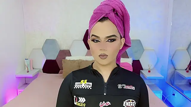 kushina uzumaki75 online show from 12.20.25