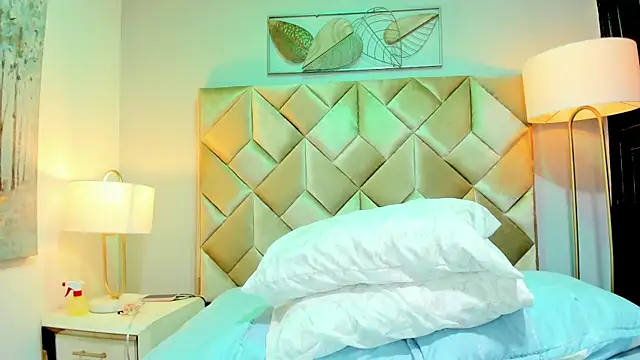 DanniaKross online show from 09.27.25