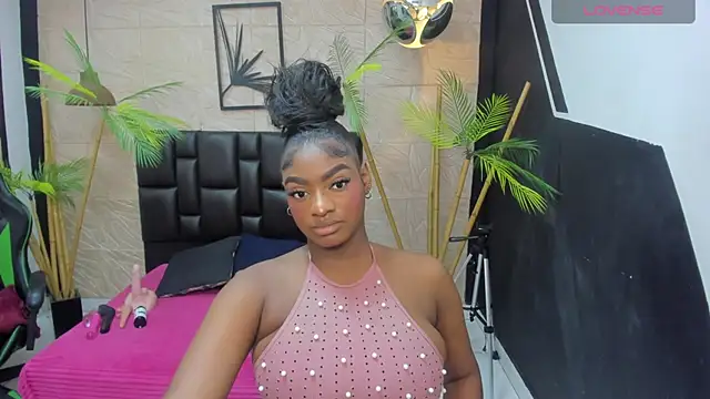 Snapshot of alana_bonny chatting on 06.30.26 alana bonny online show from 06.30.26