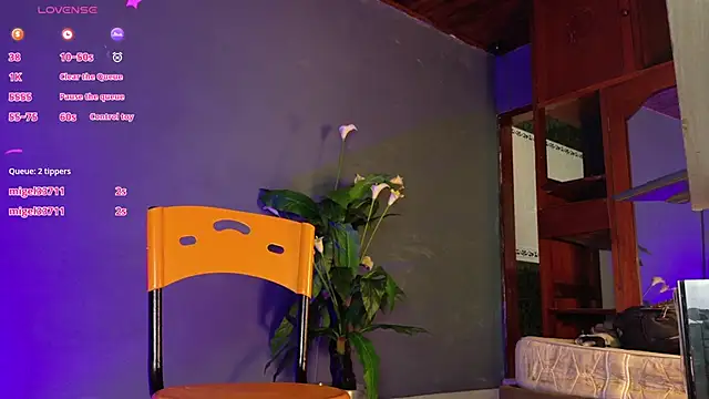 Snapshot of david_huge chatting on 10.12.25 david huge online show from 10.12.25