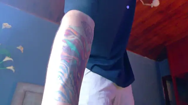 Snapshot of david_huge chatting on 11.15.25 david huge online show from 11.15.25