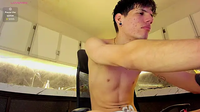 Snapshot of david_huge chatting on 11.27.25 david huge online show from 11.27.25