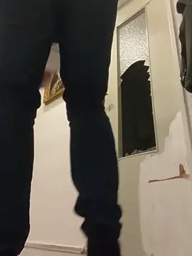 Snapshot of OfferedTearing chatting on 09.09.25 OfferedTearing online show from 09.09.25