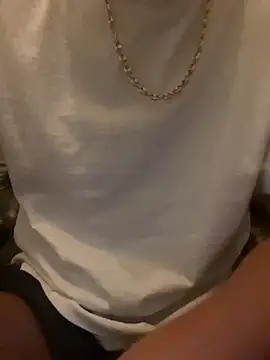 Snapshot of OfferedTearing chatting on 11.01.25 OfferedTearing online show from 11.01.25