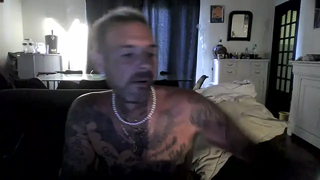 Snapshot of soumisdeblake83 chatting on 06.22.26 soumisdeblake83 online show from 06.22.26