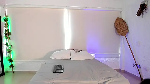 Snapshot of catleya_noire chatting on 10.11.25 catleya noire online show from 10.11.25