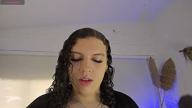 Snapshot of catleya_noire chatting on 11.28.25 catleya noire online show from 11.28.25