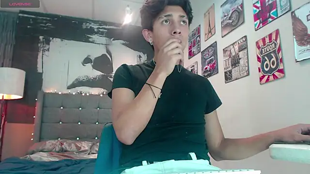 Snapshot of Ethann1_ chatting on 10.23.25 Ethann1 online show from 10.23.25