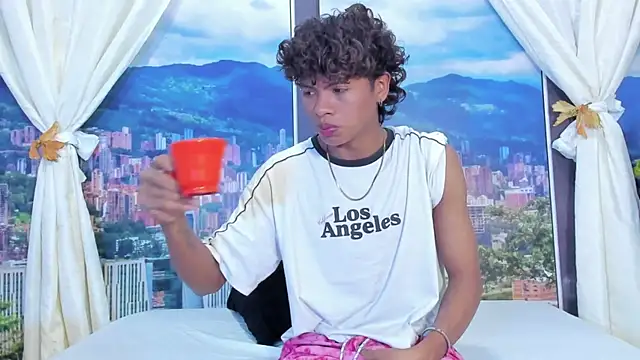 MilthonDelis online show from 11.11.25