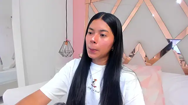 Snapshot of samantaa_shy chatting on 01.09.26 samantaa shy online show from 01.09.26