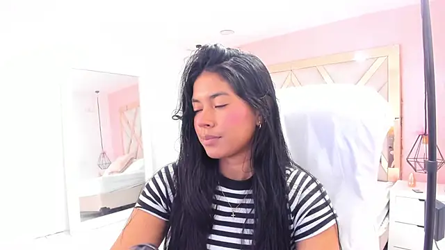 Snapshot of samantaa_shy chatting on 01.11.26 samantaa shy online show from 01.11.26