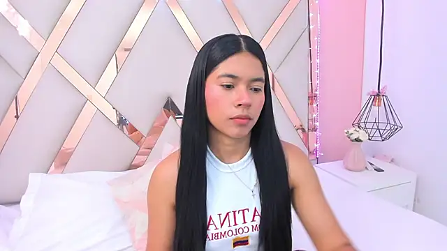 Snapshot of samantaa_shy chatting on 07.19.26 samantaa shy online show from 07.19.26