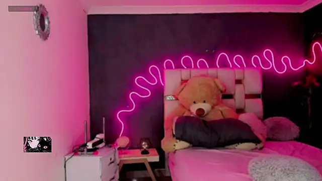 Snapshot of Abbygilx chatting on 02.22.26 Abbygilx online show from 02.22.26