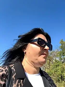 Liza Will online show from 09.22.25