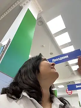 Liza Will online show from 10.03.25