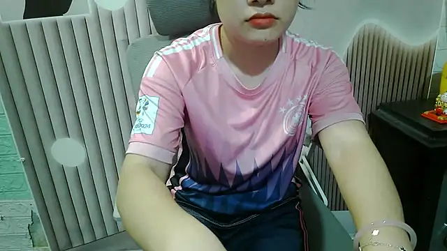 Snapshot of Emachiii chatting on 09.23.25 Emachiii online show from 09.23.25