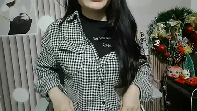 Snapshot of Emachiii chatting on 02.23.26 Emachiii online show from 02.23.26