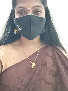 Snapshot of shivani27 chatting on 11.13.25 shivani27 online show from 11.13.25