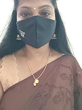 Snapshot of shivani27 chatting on 11.14.25 shivani27 online show from 11.14.25