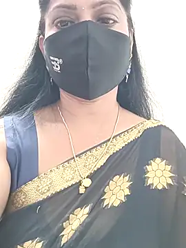 Snapshot of shivani27 chatting on 11.24.25 shivani27 online show from 11.24.25