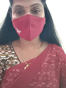 Snapshot of shivani27 chatting on 11.26.25 shivani27 online show from 11.26.25