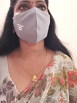 Snapshot of shivani27 chatting on 12.05.25 shivani27 online show from 12.05.25