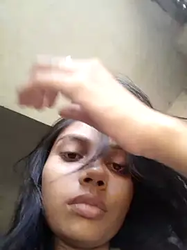 Snapshot of queen_girl_ chatting on 09.29.25 queen girl online show from 09.29.25