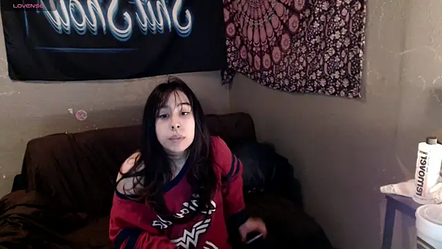 London Ray online show from 04.18.26