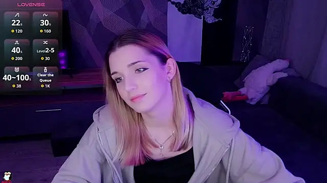 Sandy Belle online show from 10.22.25