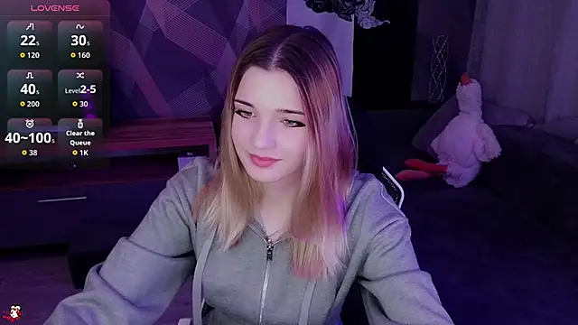 Sandy Belle online show from 11.05.25