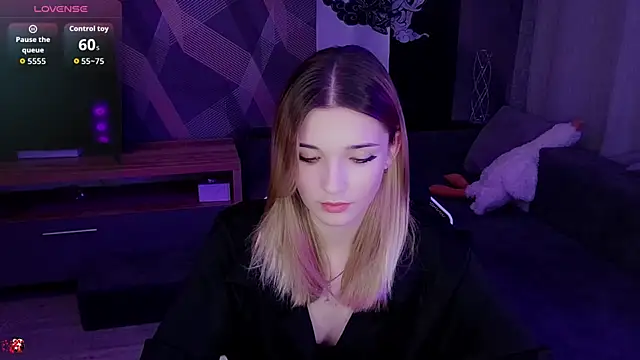 Sandy Belle online show from 11.11.25