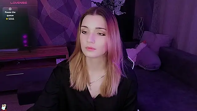 Sandy Belle online show from 11.22.25