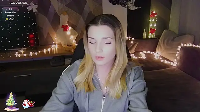 Sandy Belle online show from 12.15.25