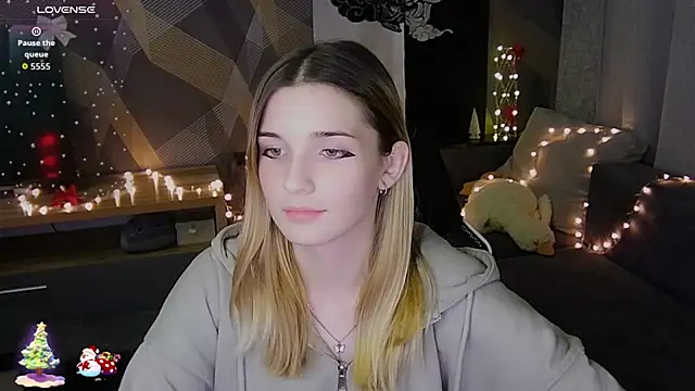 Sandy Belle online show from 12.16.25