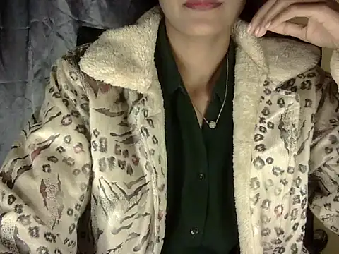 zara Khan0 online show from 11.18.25