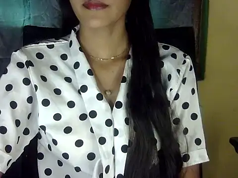 zara Khan0 online show from 12.14.25