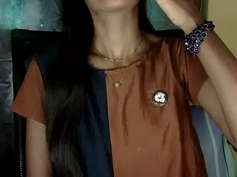 zara Khan0 online show from 12.17.25