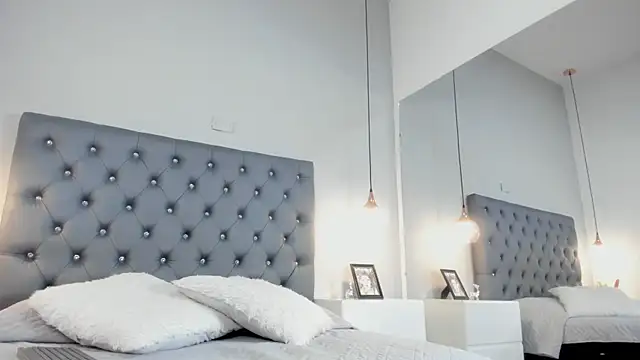 Snapshot of ScarlettGonzalez_ chatting on 10.15.25 ScarlettGonzalez online show from 10.15.25