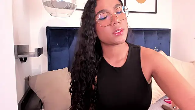 Seshat Hitt online show from 10.15.25