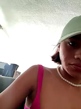 Snapshot of Nia_Desire chatting on 11.20.25 Nia Desire online show from 11.20.25