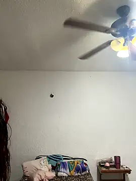 Snapshot of Nia_Desire chatting on 11.28.25 Nia Desire online show from 11.28.25