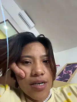 Snapshot of Nia_Desire chatting on 12.16.25 Nia Desire online show from 12.16.25