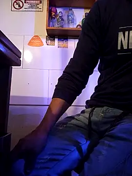 Snapshot of vboli08 chatting on 10.31.25 vboli08 online show from 10.31.25