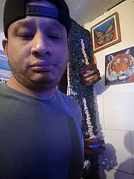 Snapshot of vboli08 chatting on 11.07.25 vboli08 online show from 11.07.25