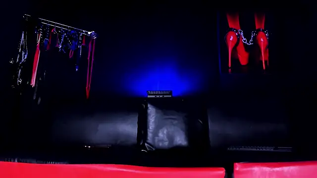 Snapshot of isabellestone chatting on 12.04.25 isabellestone online show from 12.04.25