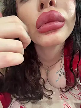 Hannah xBaby online show from 11.11.25